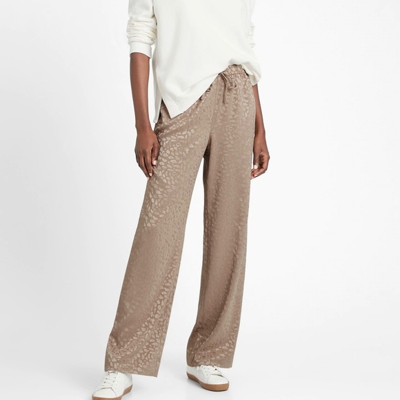 Banana Republic Pants - NWT banana republic wide leg satin pants
